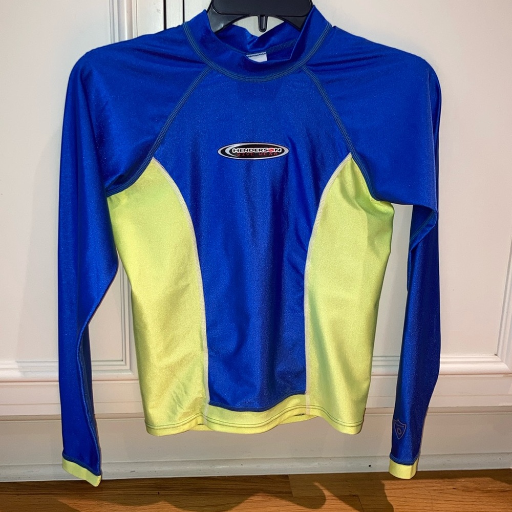 Rash guard NWT. Henderson aquatics.